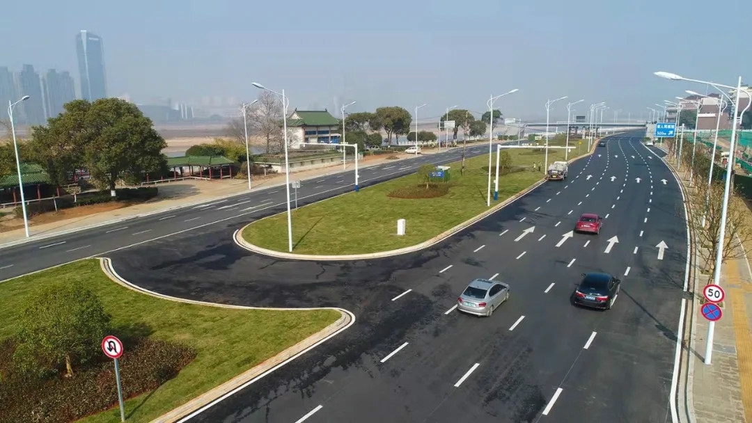 “不堵車了，通過時間至少縮短了三分之二” 沿江中北大道提升改造（一期）工程主線通車方便市民出行